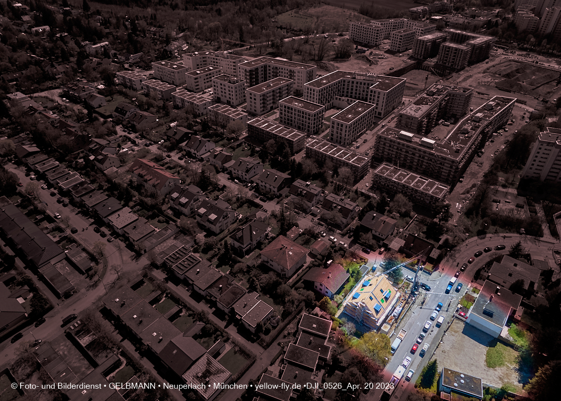 21.04.2023 - Luftbilder von der Baustelle Niederalmstraße 16 in Neuperlach